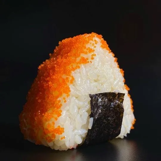 Онигири с крабом