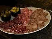Мясные деликатесы