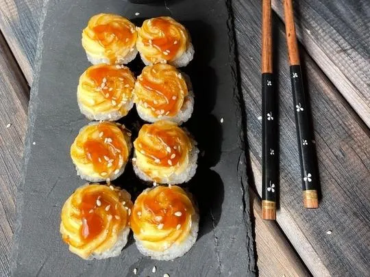 Запеченный ролл с курицей 